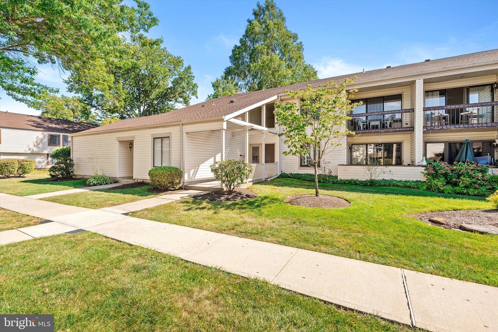 4 Avon Dr E, East Windsor, NJ 08520 - photo 1