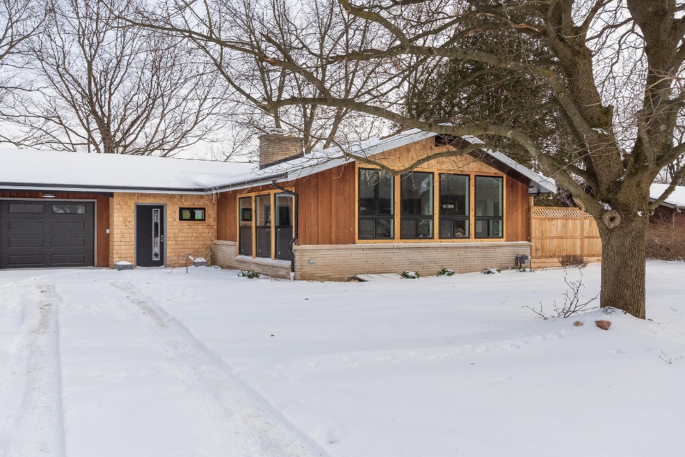 2611 Fairgrove-1