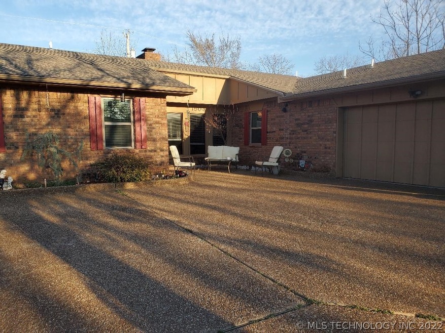 1506 S 5th St, McAlester, OK 74501 - photo 1