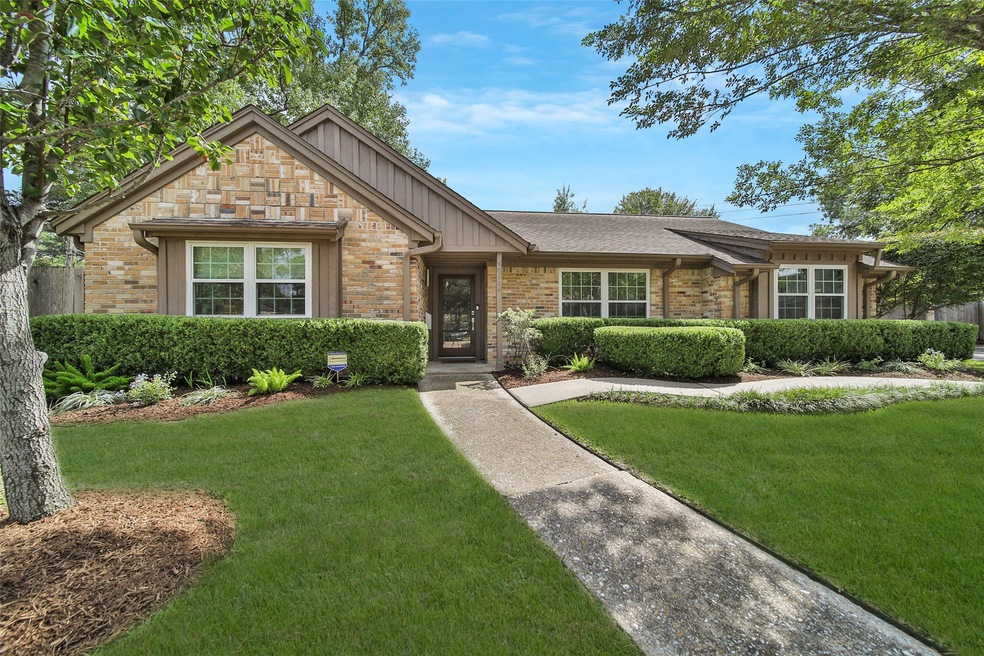 4902 Candleglow Dr, Houston, TX 77018 - photo 1