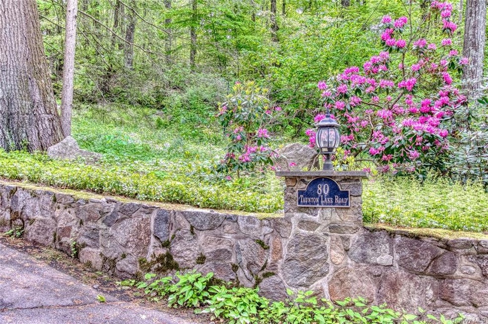 80 Taunton Lake Rd, Newtown, CT 06470 - photo 1