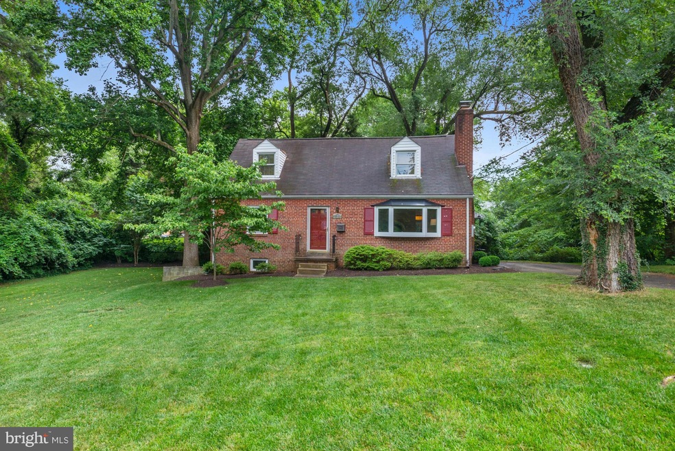 6809 Crutchfield St, Falls Church, VA 22043 - photo 1