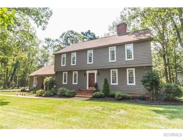 BEAUTIFUL WELL MAINTAINED 2-STORY COLONIAL WITH TO