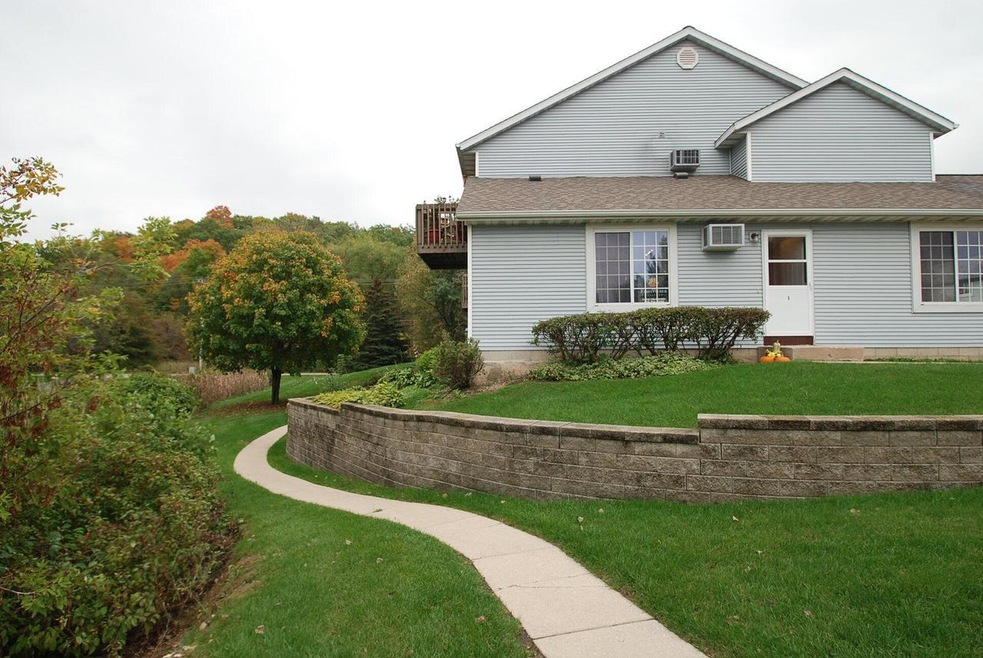 501 Slinger Rd unit E1, Slinger, WI 53086 - photo 1