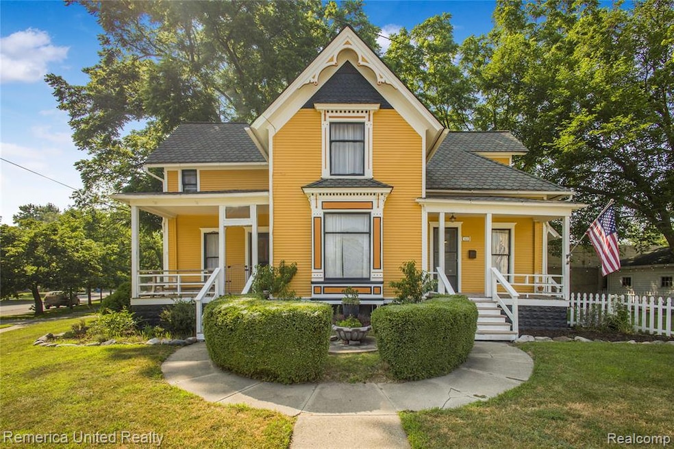 122Chestnut_Frontyard
