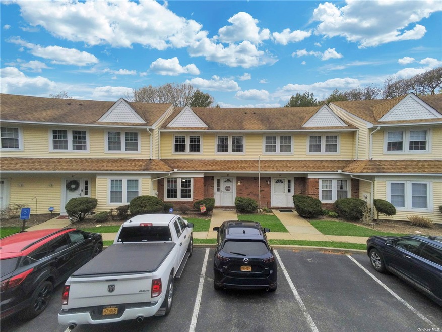 23 Gazebo Ln, Holtsville, NY 11742 - photo 1