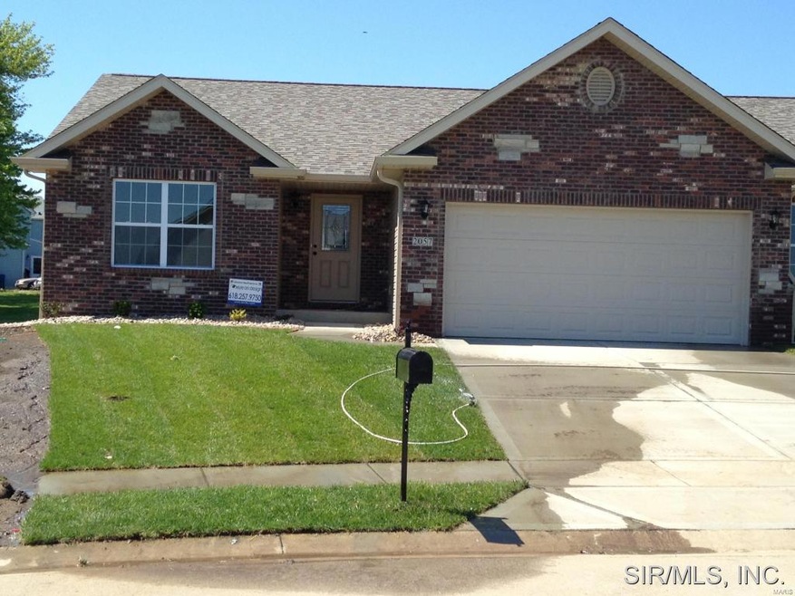 2057 Briarbend Ct, Maryville, IL 62062 - photo 1