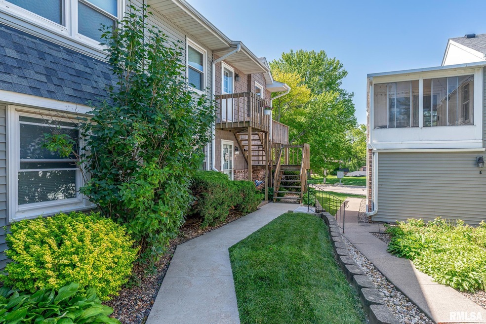 2424 E 51st St unit D, Davenport, IA 52807 - photo 1