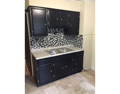 35 Stuart St unit 1, Springfield, MA 01119 - photo 1