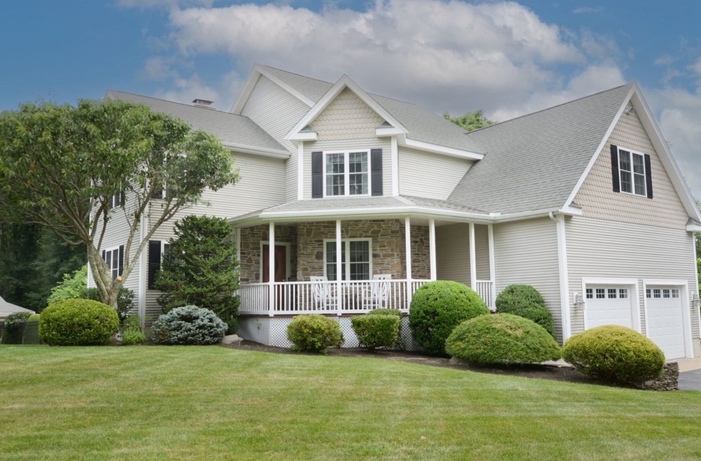 172 Pond St, Uxbridge, MA 01569 - photo 1