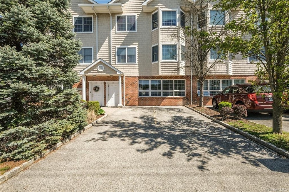 135 Montgomery Ave unit A, Scarsdale, NY 10583 - photo 1