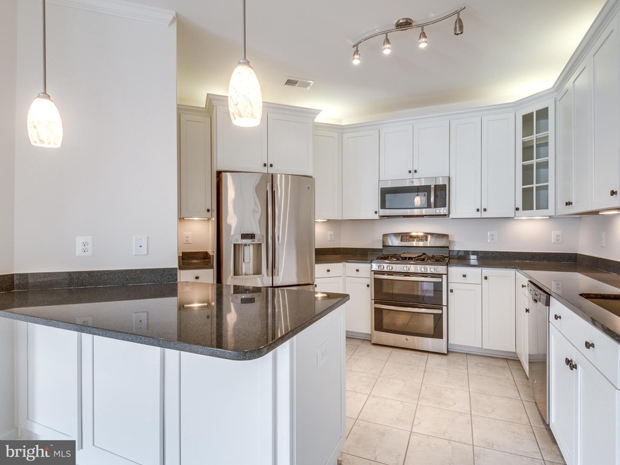 41895 Cathedral Valley Square unit 400, Aldie, VA 20105 - photo 1