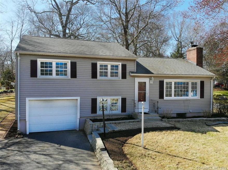 26 Barry Dr, Gales Ferry, CT 06335 - photo 1