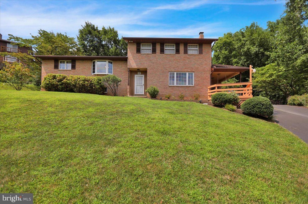 501 Edison Ct, Reading, PA 19605 - photo 1