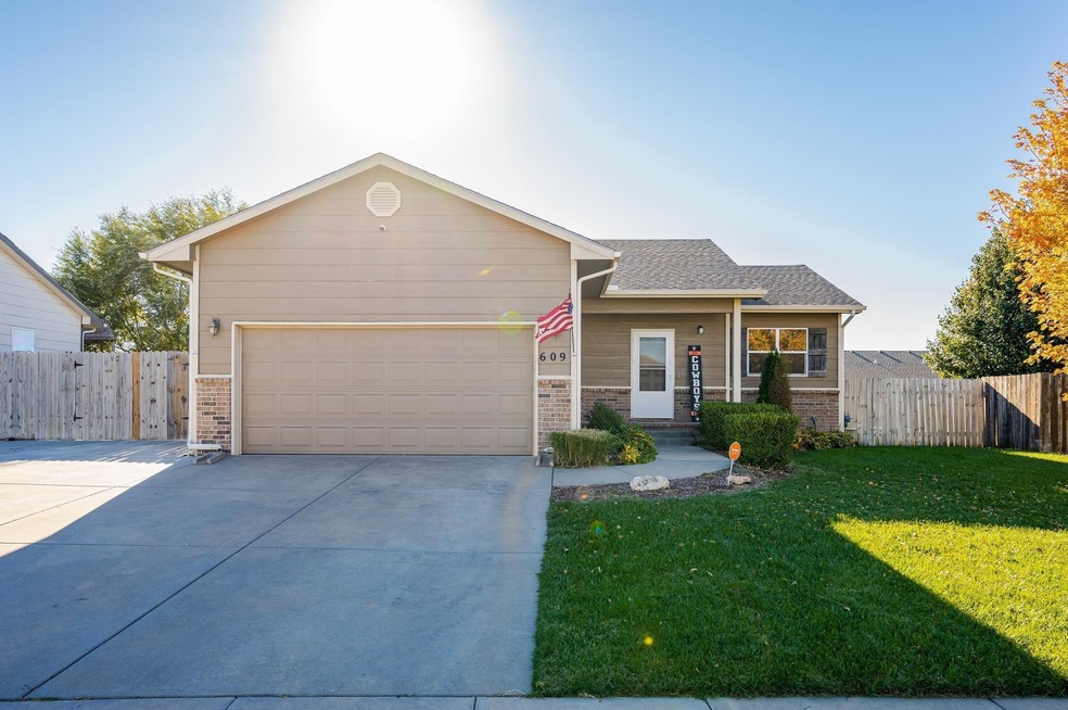 609 S Longbranch Dr, Maize, KS 67101 - photo 1