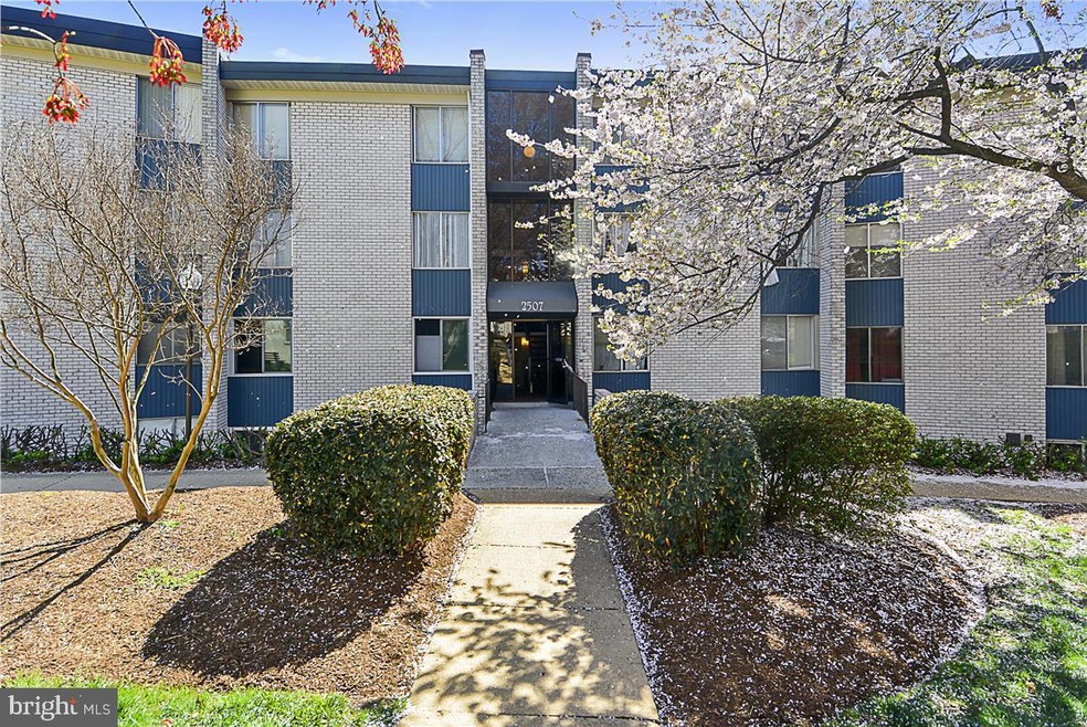 2507 Baltimore Rd unit 7, Rockville, MD 20853 - photo 1