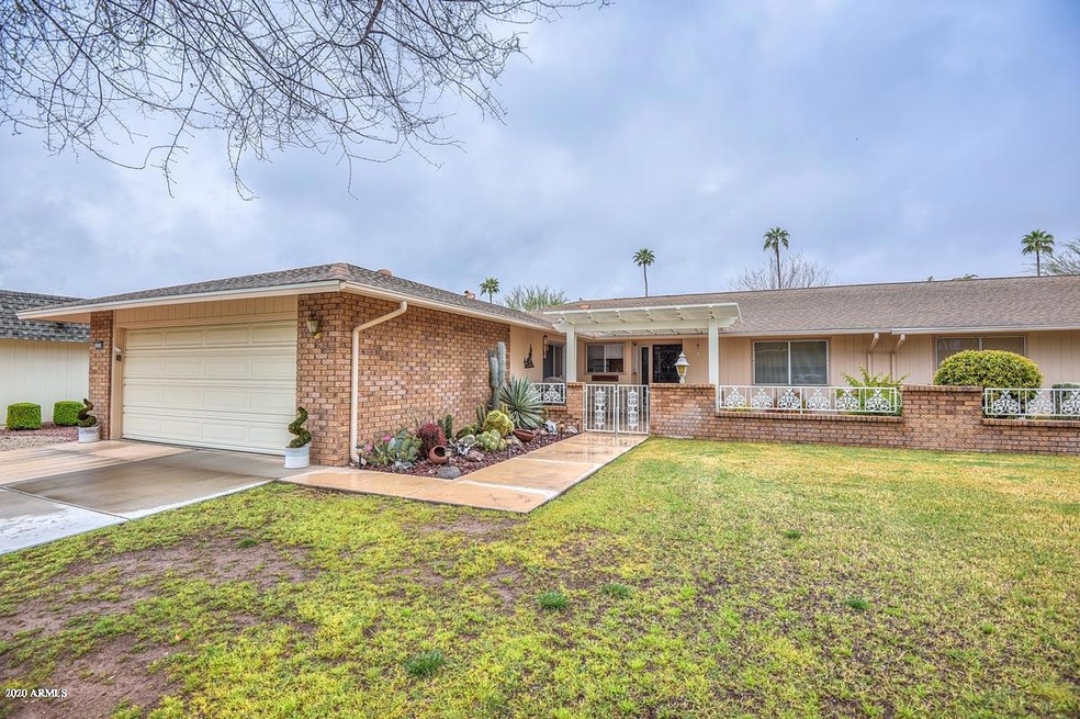 10258 W Highwood Ln, Sun City, AZ 85373 - photo 1