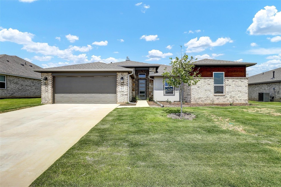 817 Topaz Trail, Azle, TX 76020 - photo 1
