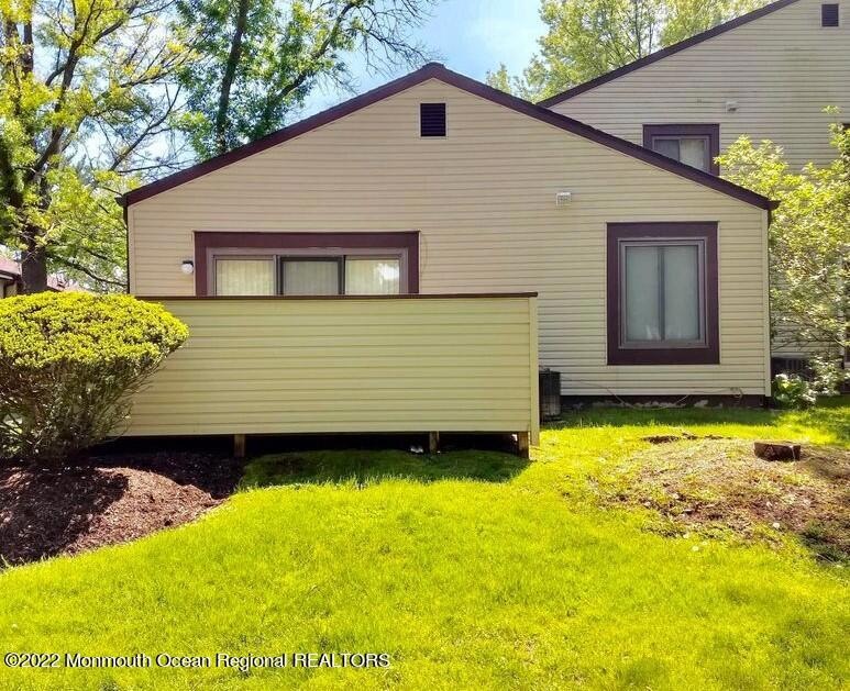 R11 Avon Dr, East Windsor, NJ 08520 - photo 1