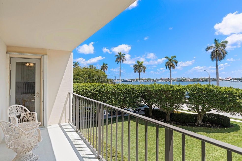 Rapallo unit 2020, West Palm Beach, FL 33401 - photo 1