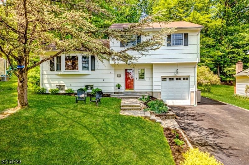 42 Stevens St, Bernardsville, NJ 07924 - photo 1