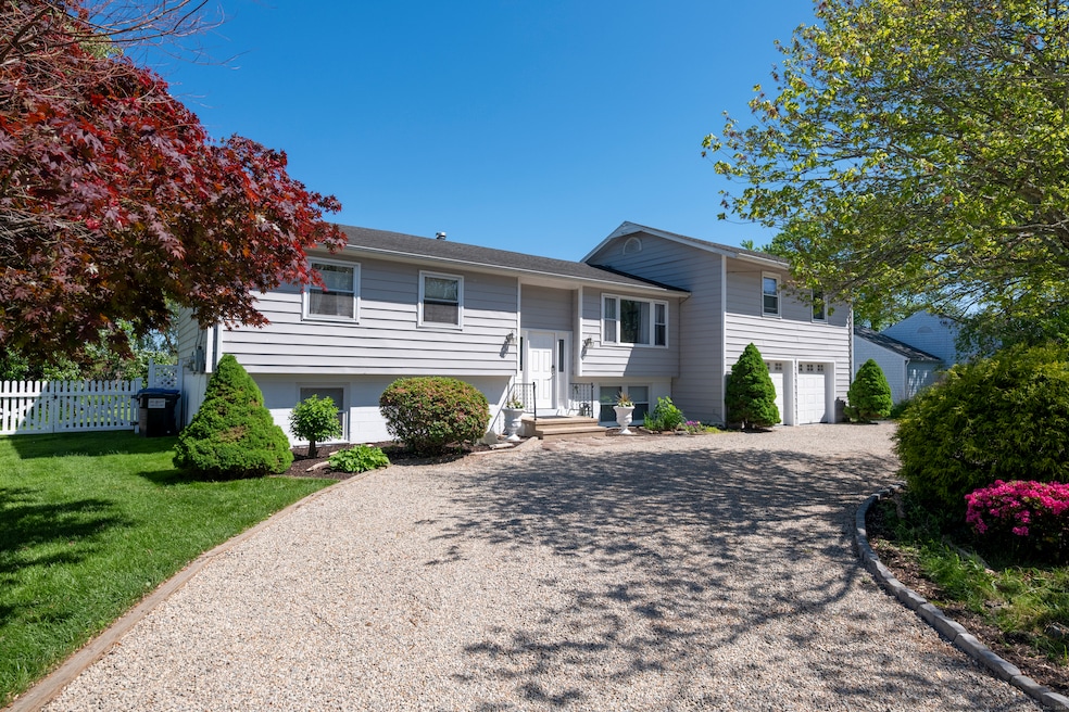 Under Contract $885,000