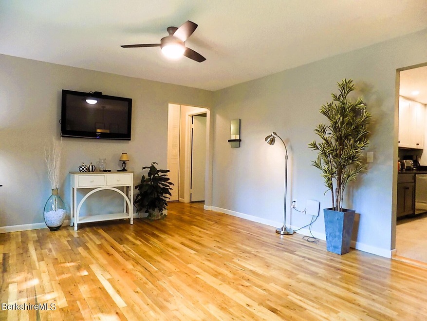 4 Morgan Manor unit 1, Lenox, MA 01240 - photo 1