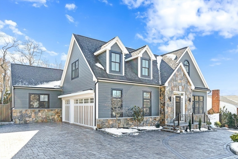 Sold $2,320,000 • Co-Listing Agent