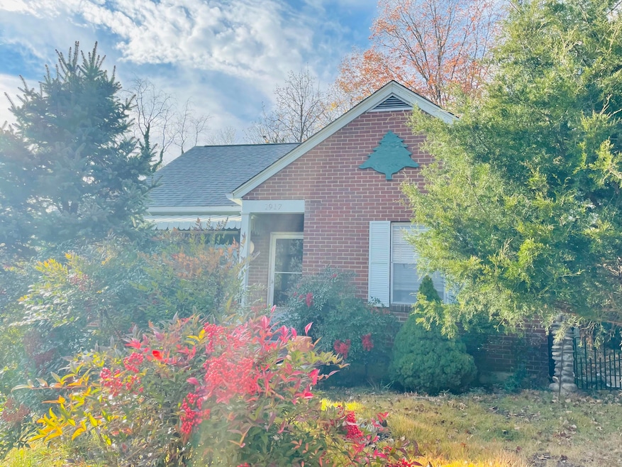 1917 Langdon Rd SW, Roanoke, VA 24015 - photo 1