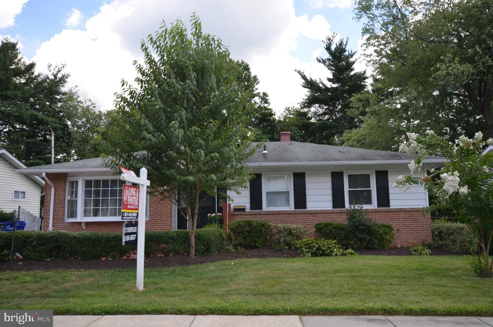 13519 Turkey Branch Pkwy, Rockville, MD 20853 - photo 1