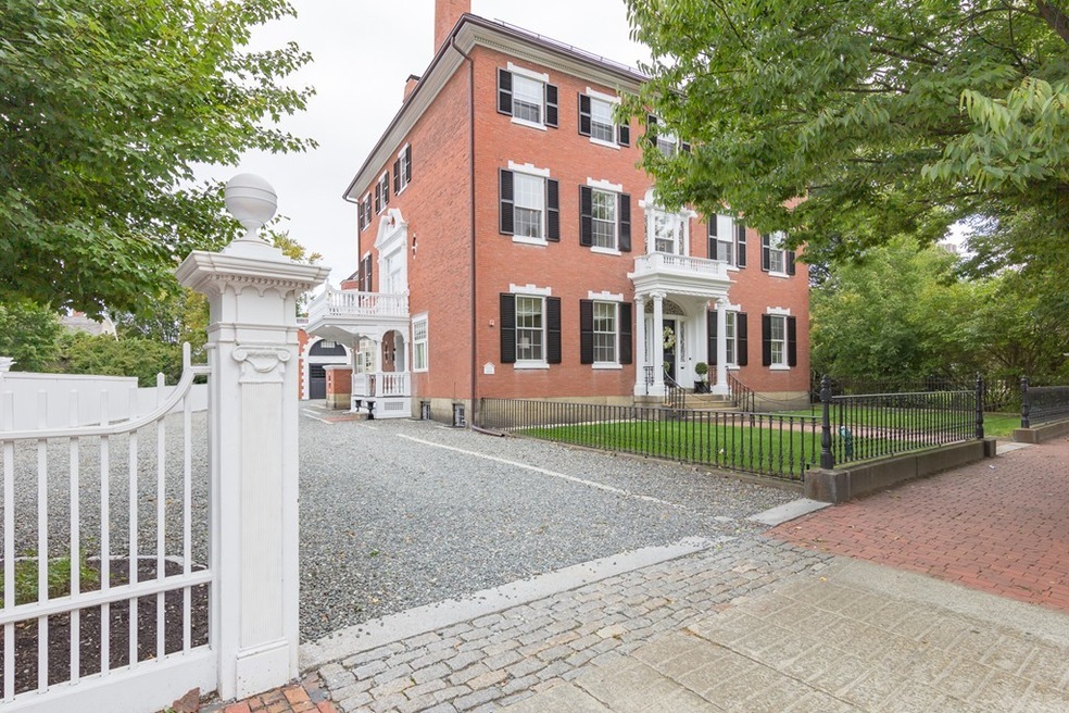 328 Essex St unit 2, Salem, MA 01970 - photo 1