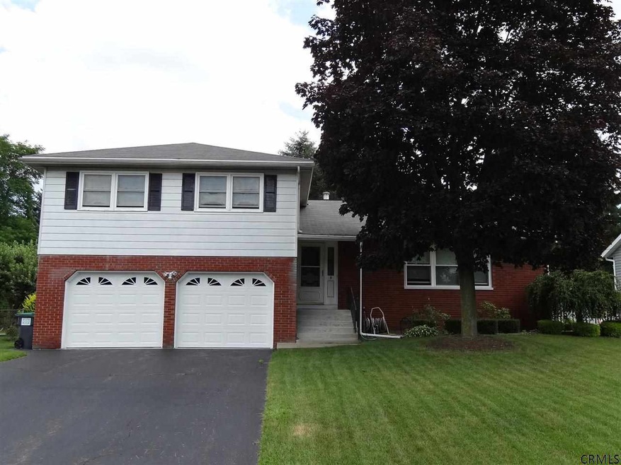 9 Cypress Dr, Albany, NY 12211 - photo 1