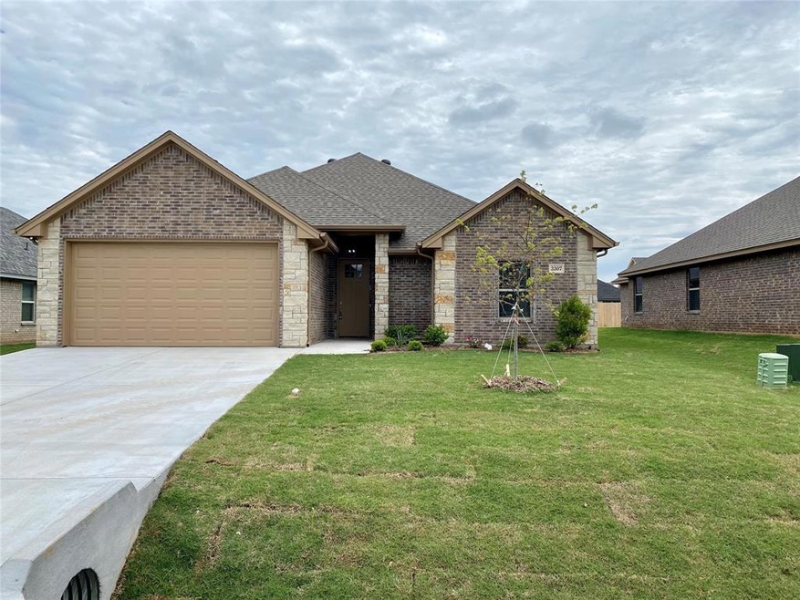 3307 Windcrest Dr, Granbury, TX 76049 - photo 1