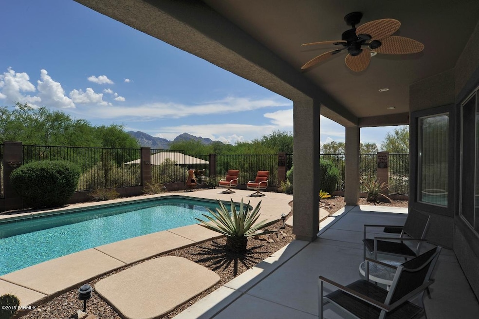 Relaxing Private Backyard