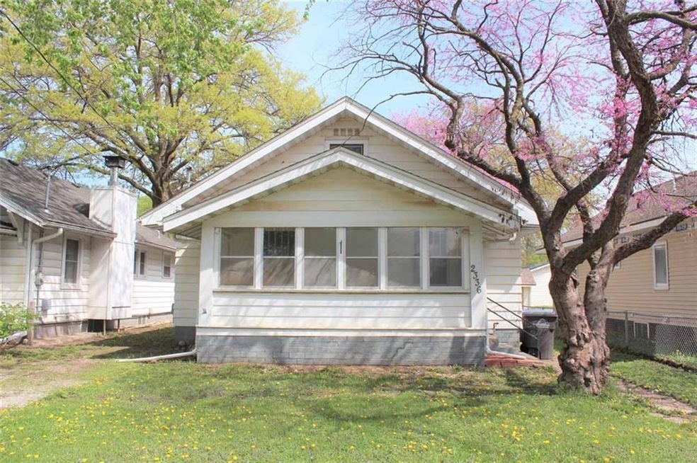 2336 E Grand Ave, Des Moines, IA 50317 - photo 1