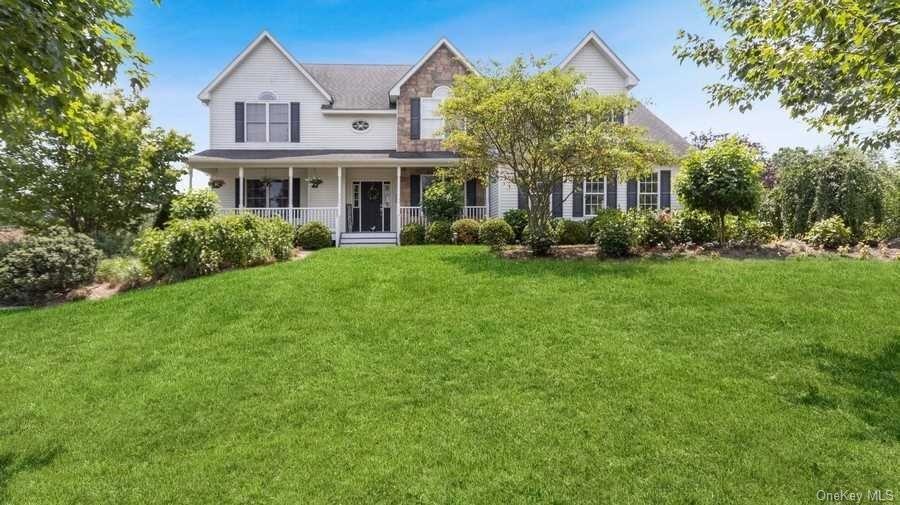 37 Hillcrest Ct, Wappingers Falls, NY 12590 - photo 1