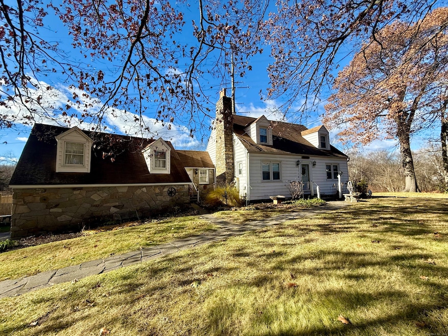 176 Pocono Rd unit 2, Brookfield, CT 06804 - photo 1