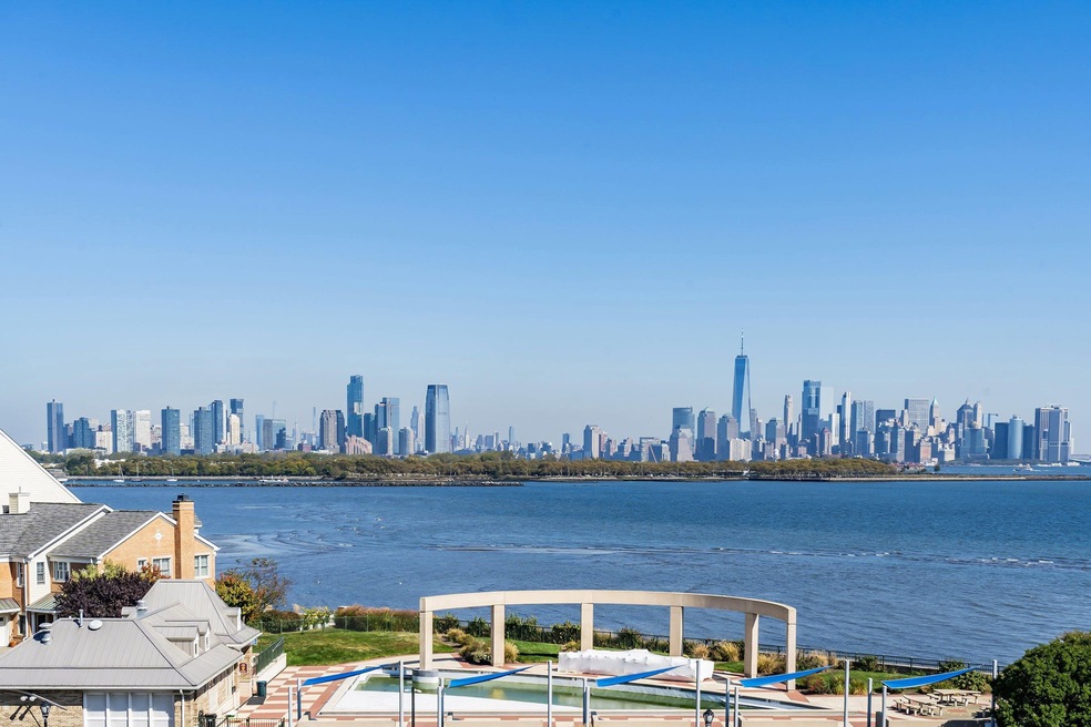 109 Shearwater Ct E unit 43, Jersey City, NJ 07305 - photo 1