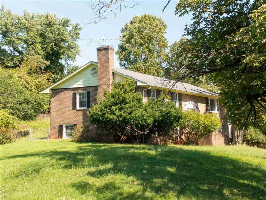 2419 Wakefield Rd, Charlottesville, VA 22901 - photo 1