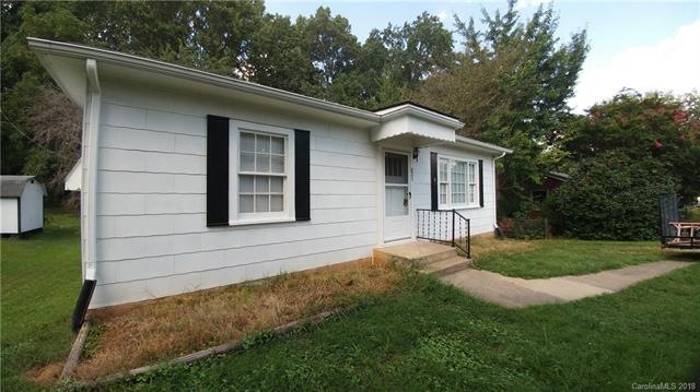 631 Hartness Rd, Statesville, NC 28677 - photo 1