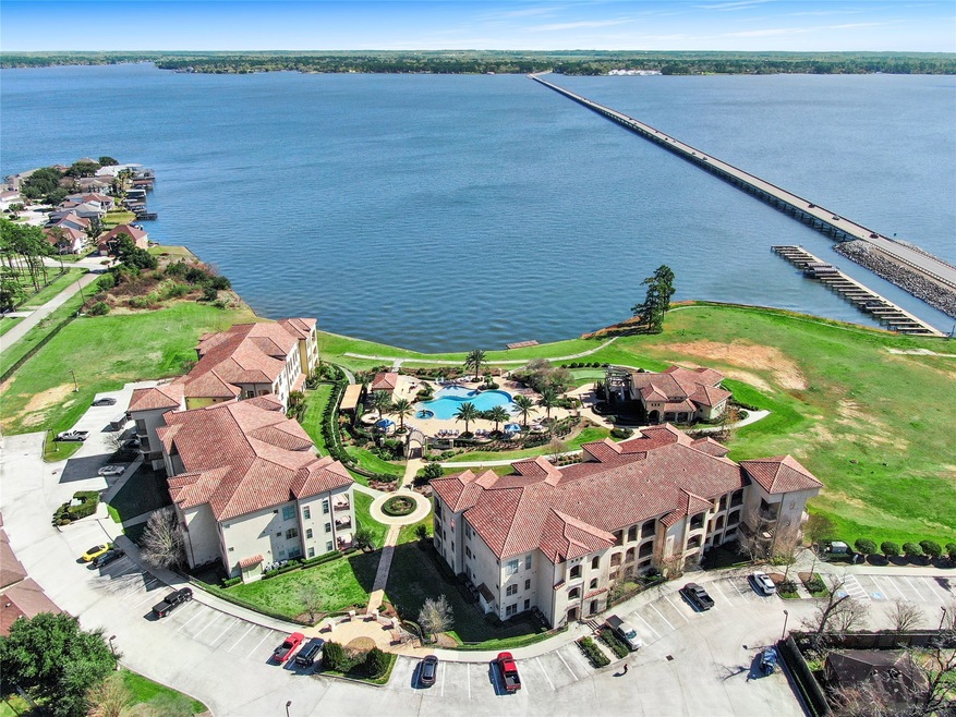Welcome to Playa Vista Condominiums on Lake Conroe