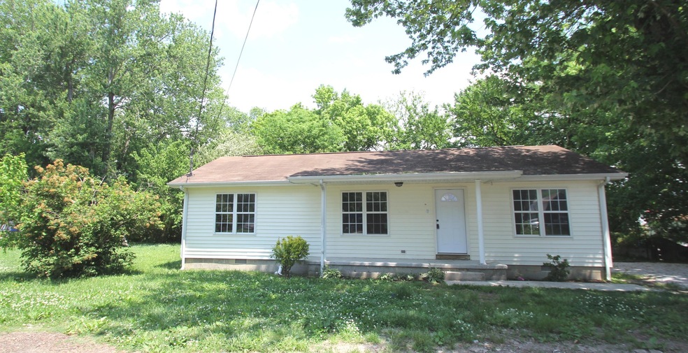 711 Wood St, Manchester, TN 37355 - photo 1