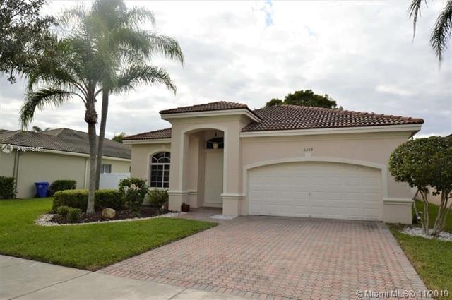 6209 SW 194th Ave, Fort Lauderdale, FL 33332 - photo 1