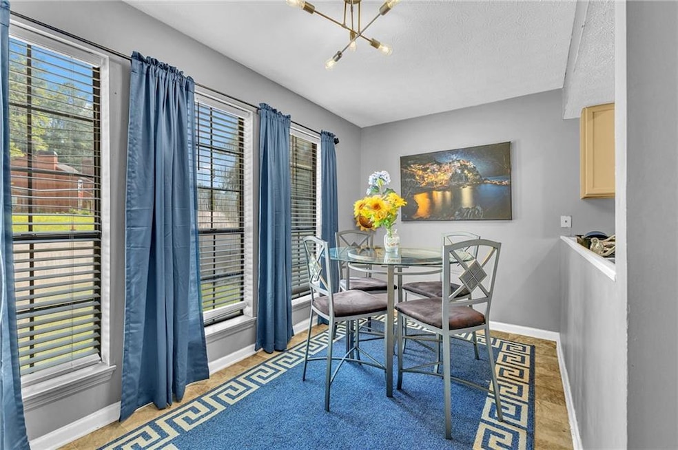 824 Brandy Oaks Ln, Stone Mountain, GA 30088 - photo 1