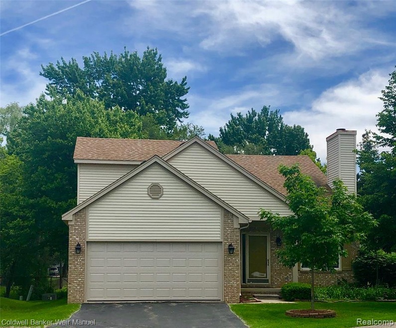 DETACHED, FREE STANDING CONDO