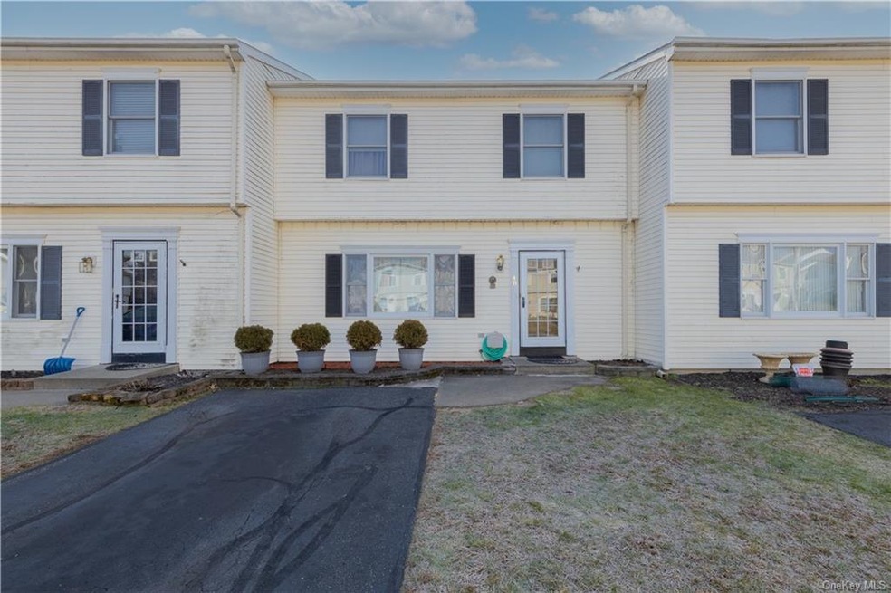 48 Komonchak Cir, West Haverstraw, NY 10993 - photo 1