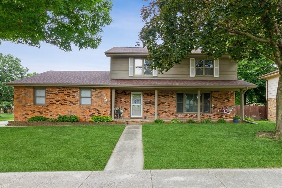 724 E 17th St N, Newton, IA 50208 - photo 1