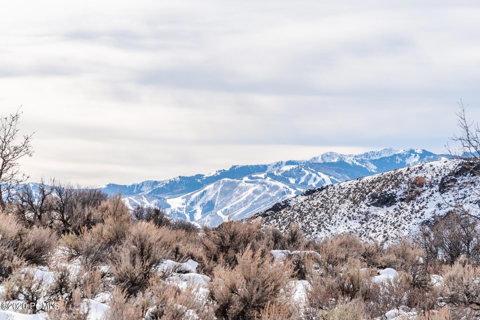 1280 Canyon Gate Road Park-001-044-1280