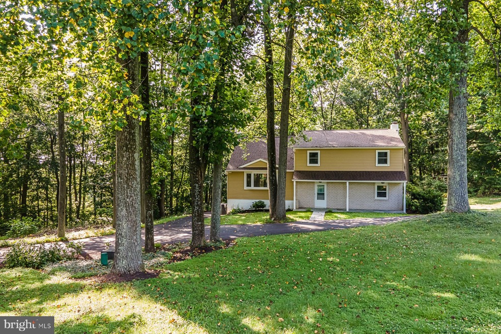 6611 Crown Ln, Zionsville, PA 18092 - photo 1