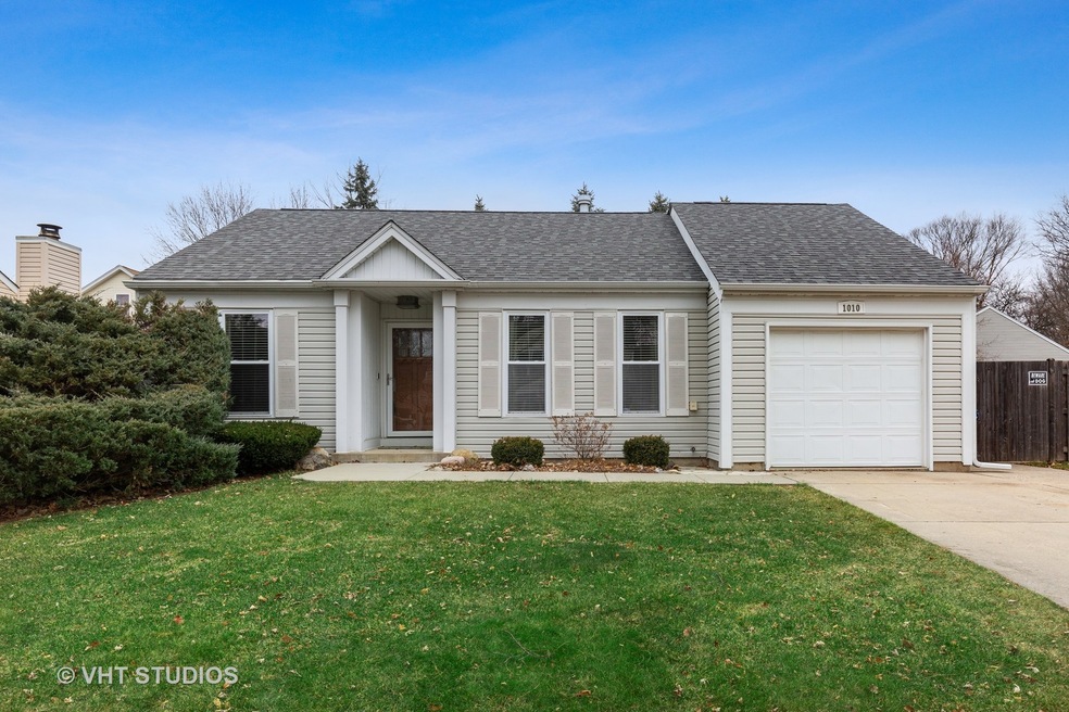 1010 Louis Ave, Algonquin, IL 60102 - photo 1